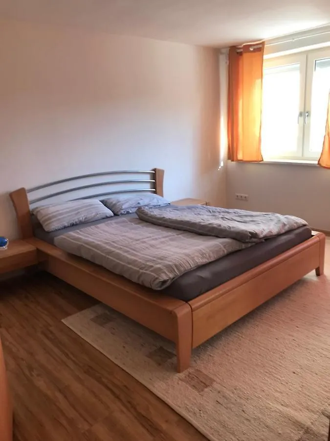 Apartment Unterkunft In Wiesent Fuer Handwerker-/Monteure Berufsreisende