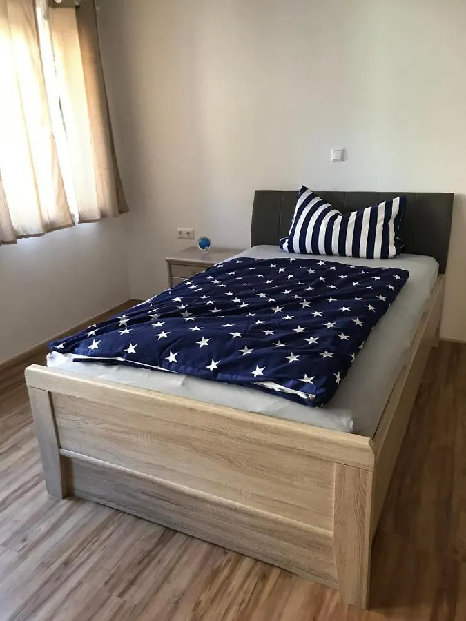 Unterkunft In Wiesent Fuer Handwerker-/Monteure Berufsreisende 0*,  Germany